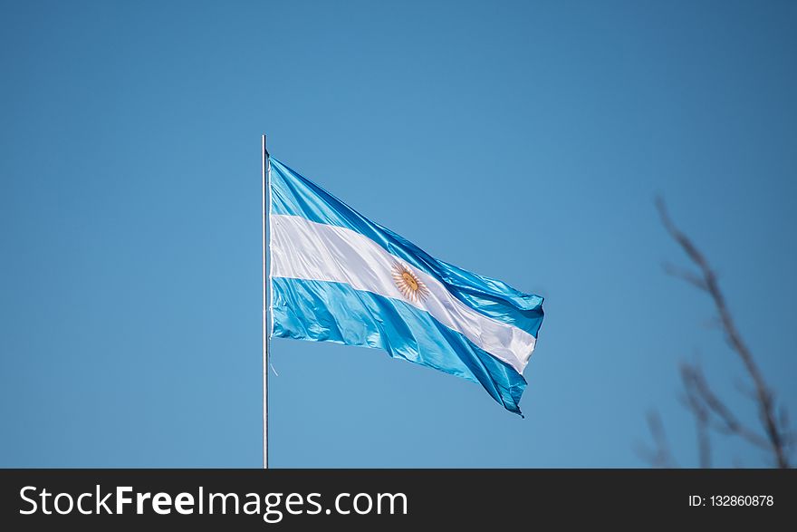 Sky, Flag, Cloud, Wind