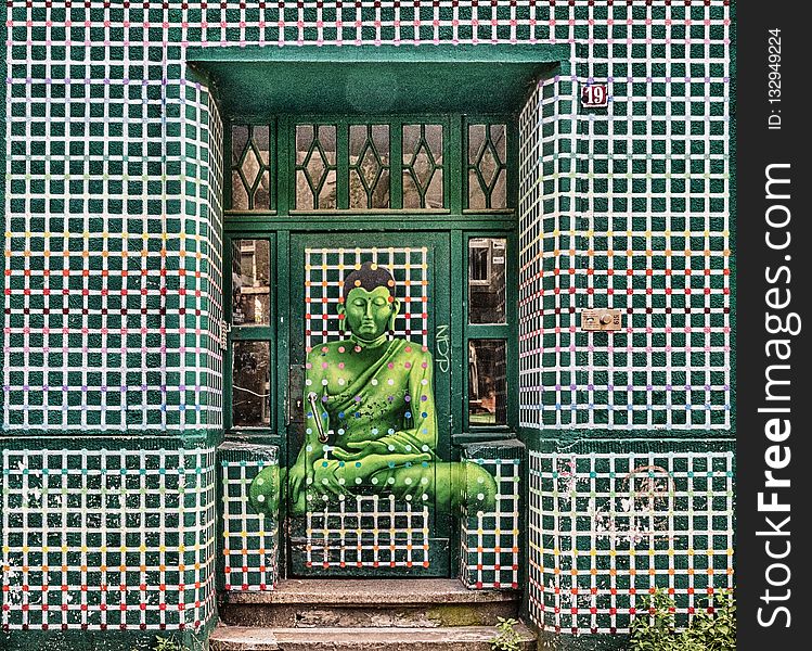 Green, Landmark, Structure, Wall