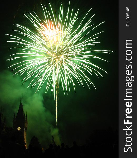 Sparkling fireworks over the Palace.