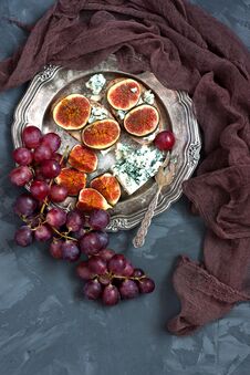 Juicy Flavorful Figs And Jam On Bread Royalty Free Stock Images Juicy Flavorful Figs And Jam On Bread Royalty Free Stock Images
