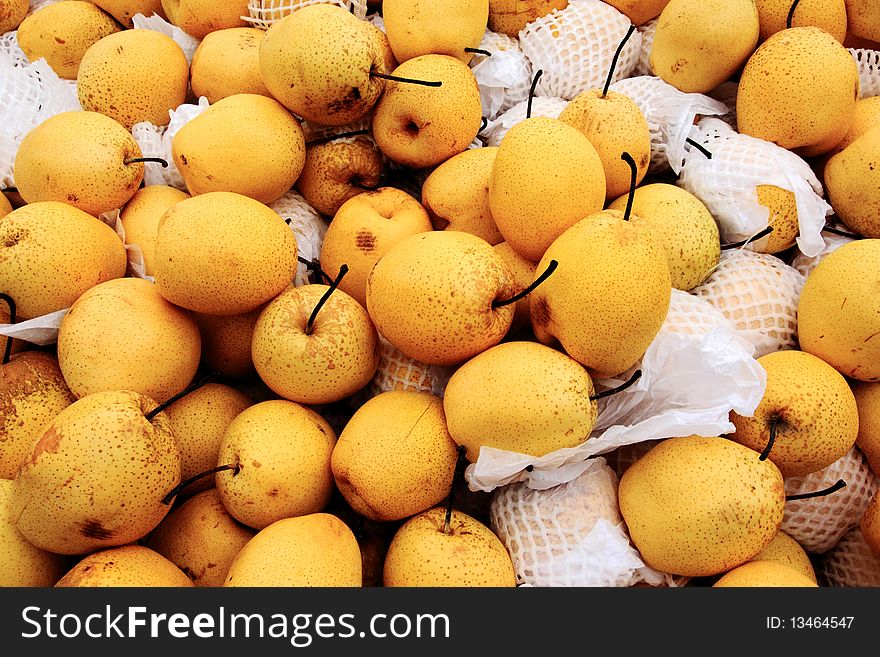 Pears close-up on market stallã€‚. Pears close-up on market stallã€‚