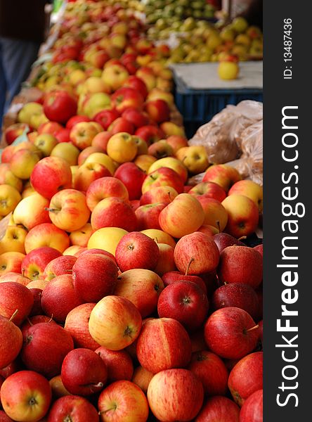 Fresh apples on a market stand in frankfurt
