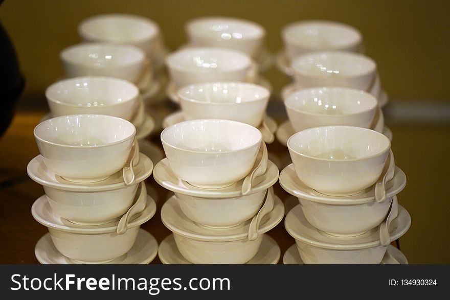 Porcelain, Tableware, Ceramic, Saucer