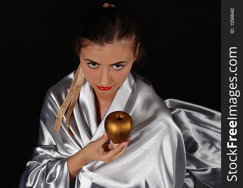 The girl with the golden apple. The girl with the golden apple