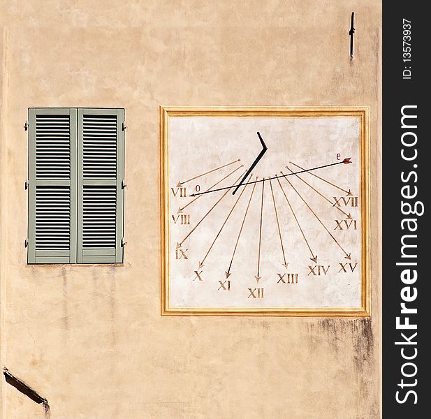 Outdoor wall decoration: sundial