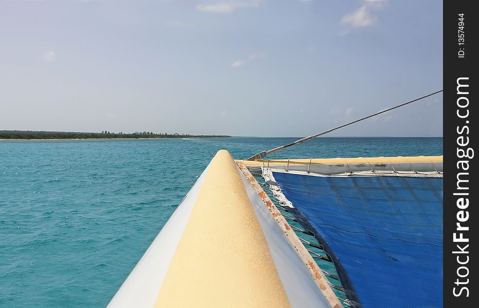 Sailing Boat approach to saona beach