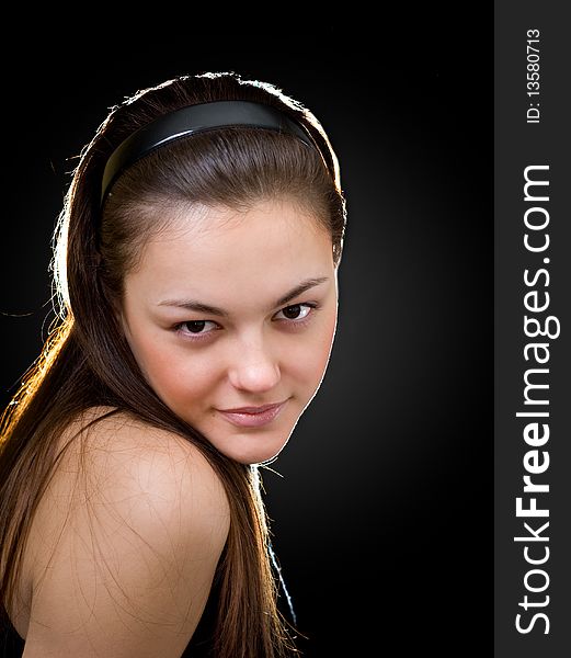 Close up portret young beauty woman wiht broun hair