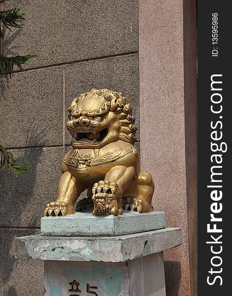 Stone Gold China Sit Lion