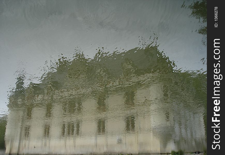 The reflection of a castle in france on gradually faster flowing water have given this amazing effect. The reflection of a castle in france on gradually faster flowing water have given this amazing effect