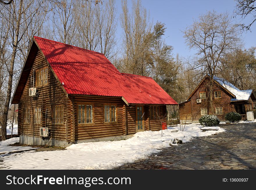 After Snow villasï¼Œred roof villa