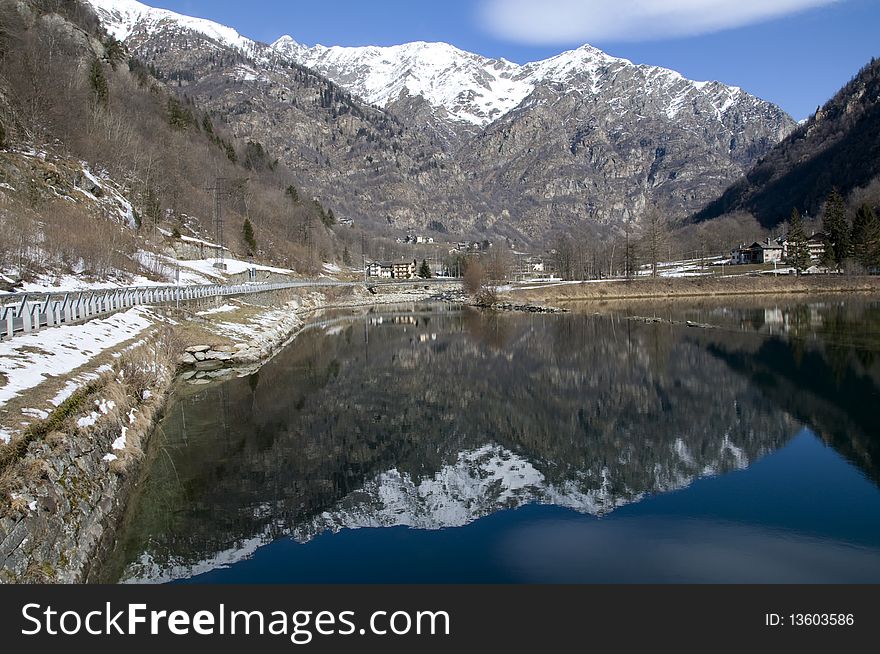 Picture of Guillemore Lake in Italy in a sunny day.