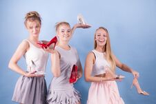 Free Women Presenting High Heels Shoes Royalty Free Stock Photo - 136029545
