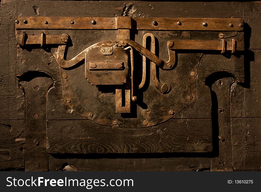 A mechanism 200 years old, Italian safe box. A mechanism 200 years old, Italian safe box