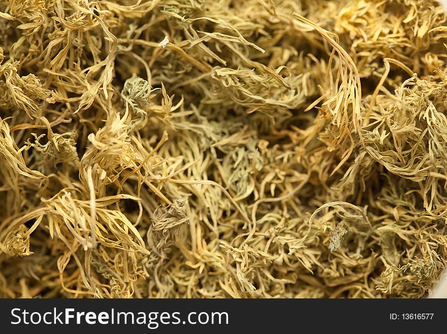 Dried dill