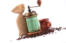 Vintage Coffee Grinder And Coffee Beans Royalty Free Stock Images Vintage Coffee Grinder And Coffee Beans Royalty Free Stock Images