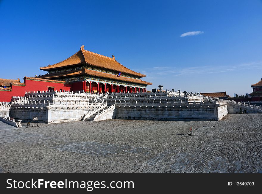 The Imperial Palace is the most famous travel sites in China. This is the biggest palace in the Imperial Palace