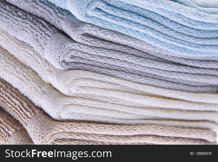 Neutral Colored Bath Towels