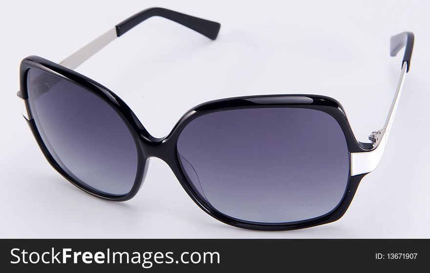 Sunglasses With Plastic Frame