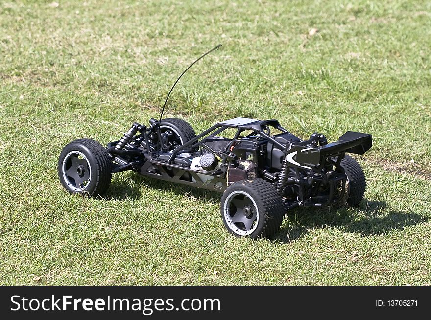 Remote controlled buggy