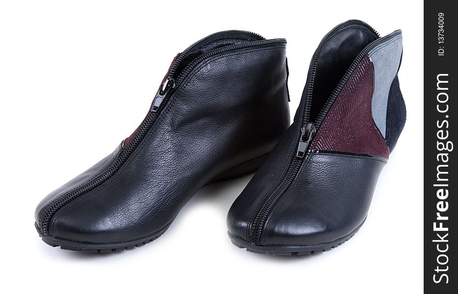 Feminine leather shoe with corduroy insertion