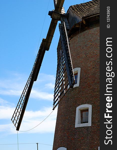 Hungarian Windmill