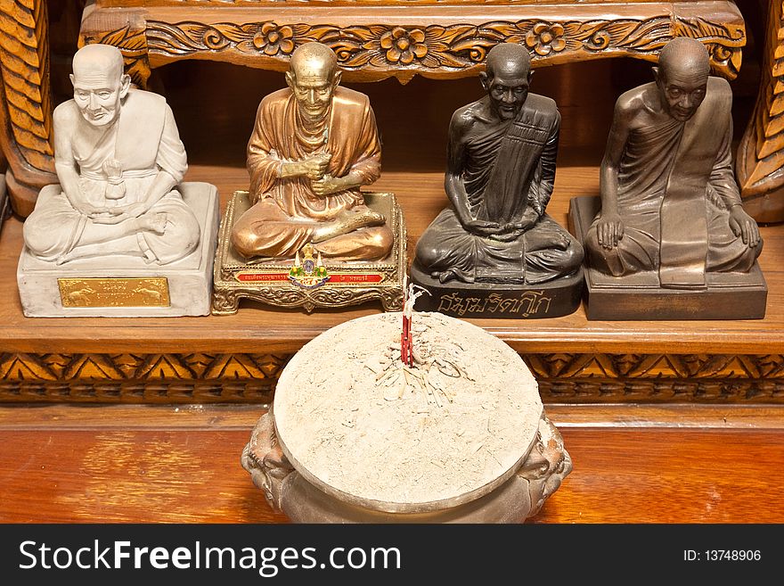 Four Famous Monks Statue