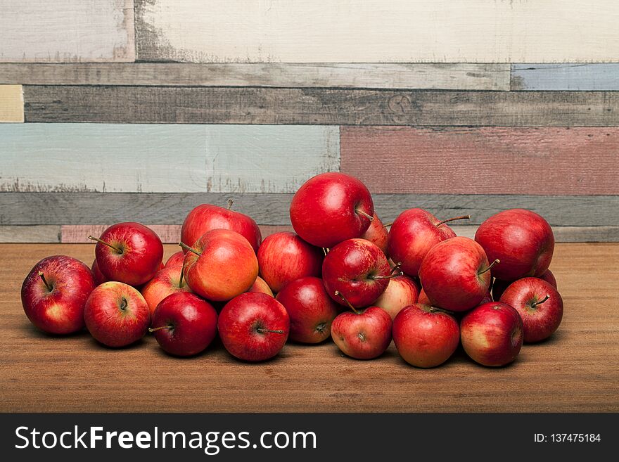 Organic apples, apple on brown wooden table