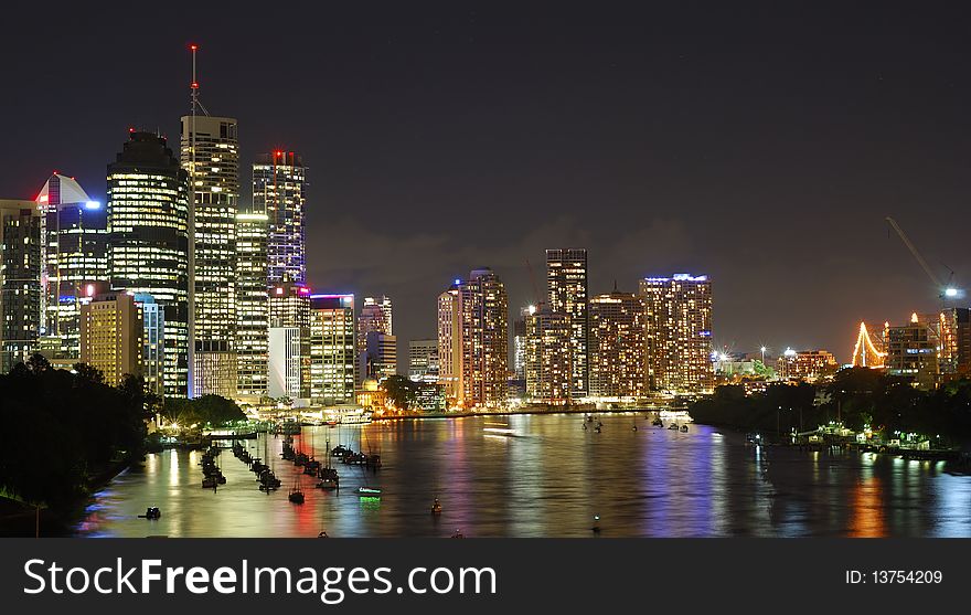 Brisbane boats at night