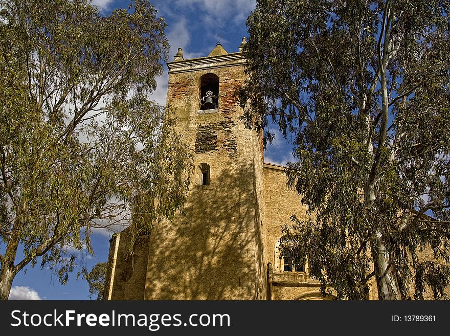 An image of a romanesque church in Extremadura, Spain