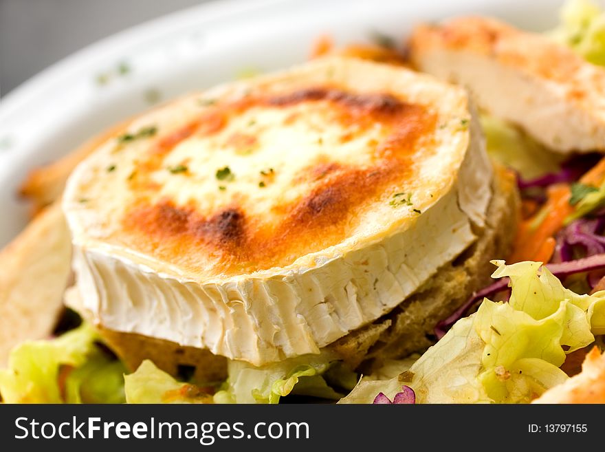 Rocky Mountain Salad with Slices of Chicken Breast and Cheese.