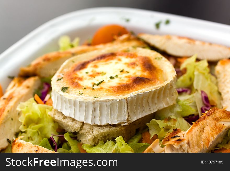 Rocky Mountain Salad with Slices of Chicken Breast and Cheese.