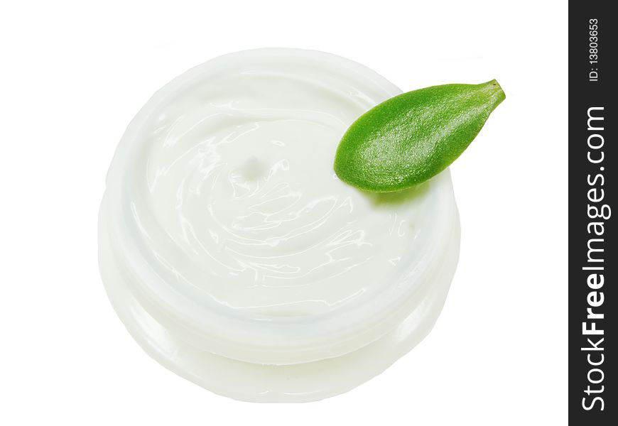 Cosmetic creme for face with plant extract