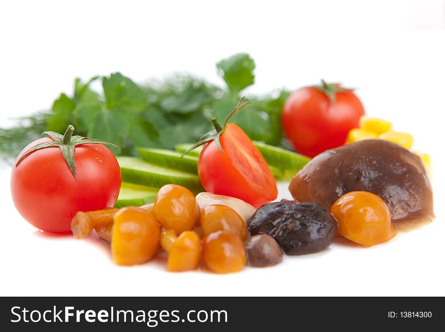 Snack with mushrooms, tomatoes and fennel