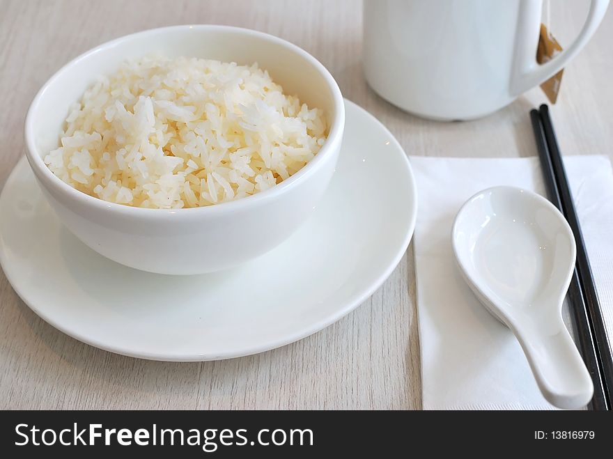 Restaurant table layout with rice