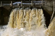 Free Rough Waters. Royalty Free Stock Photos - 13827228