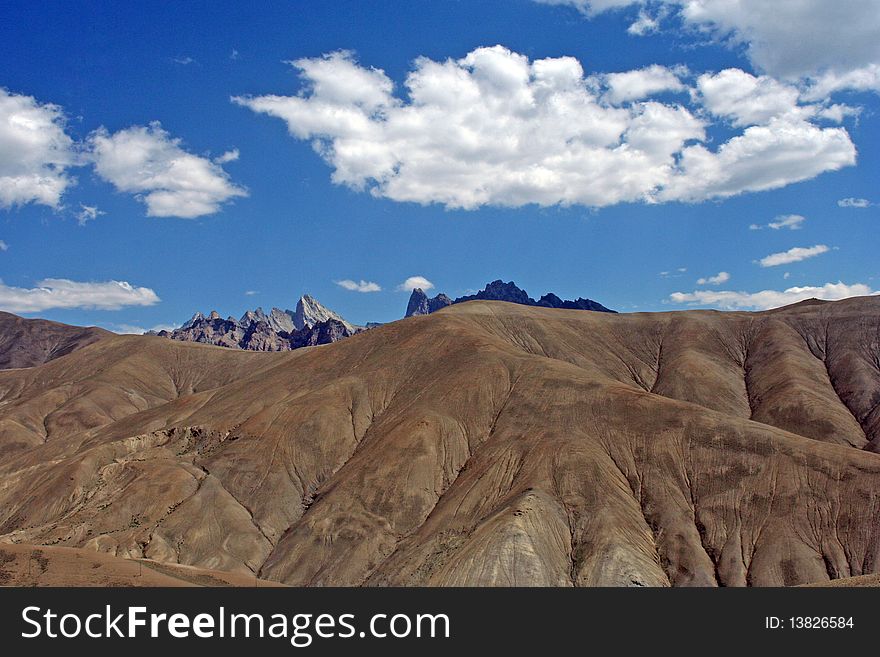 Exciting Himalaya. Mountain range and sky.