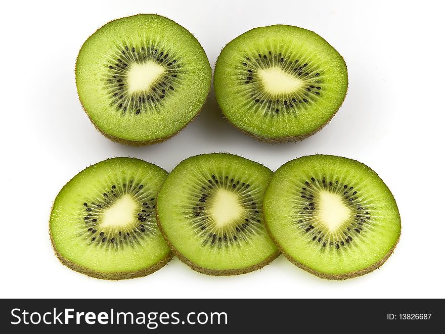 Fresh and ripe slices of kiwi fruit