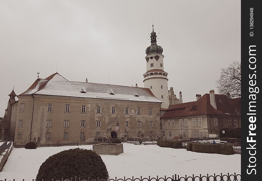 Castle nove mesto nad metuji, castle in winter