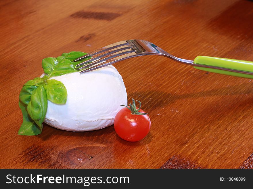 Mozzarella with tomatoes and basil