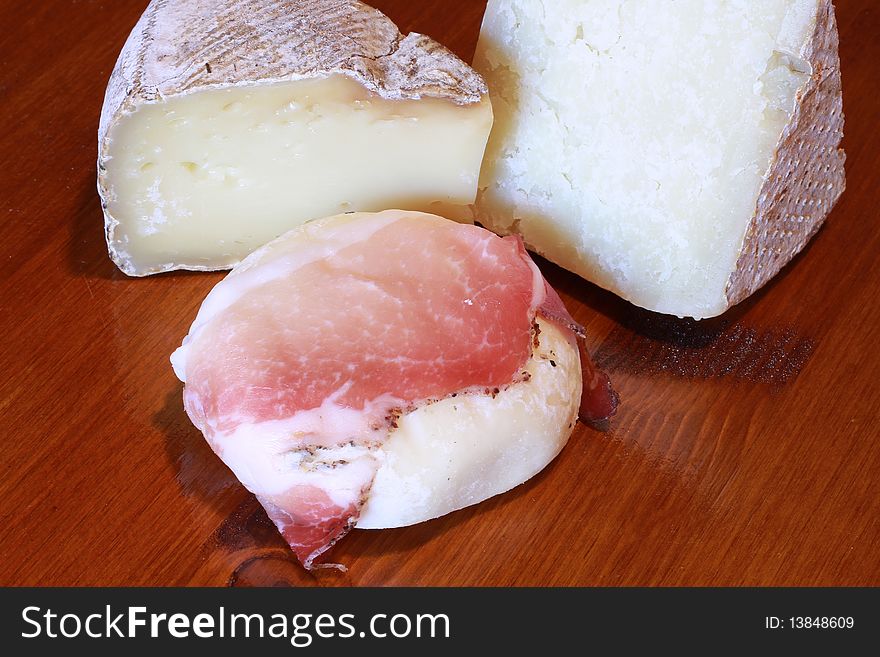 Composition of italian fresh cheese. Composition of italian fresh cheese
