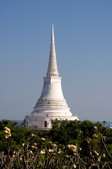 White Pagoda On Hill, Petchaburi, Thailand Royalty Free Stock Image White Pagoda On Hill, Petchaburi, Thailand Royalty Free Stock Image