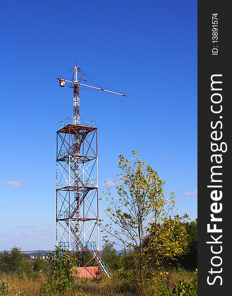 Parachute tower for educational jumps of commandoes with a parachute