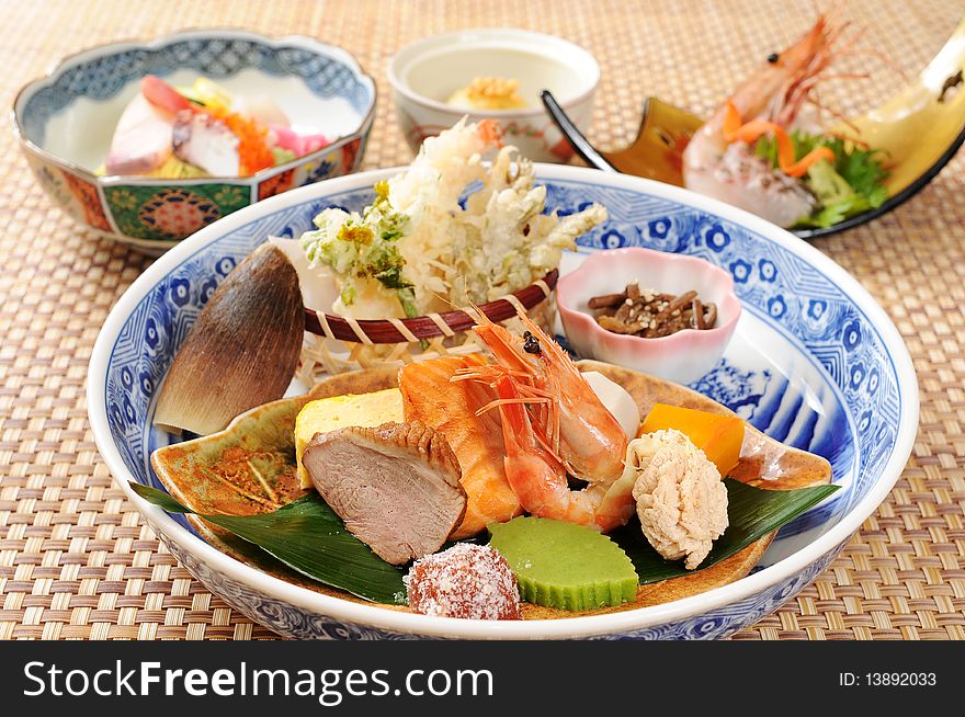 Rich in fresh Japanese cuisine. Rich in fresh Japanese cuisine