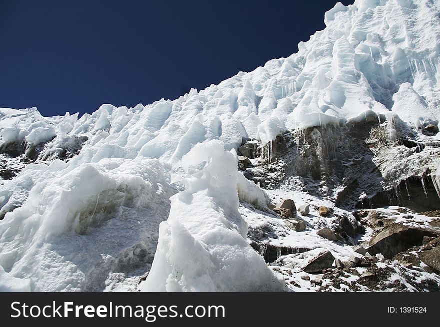 High glacier in the Cordilleras mountain