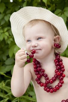 Girl With Red Cherry Beads And Earrings Royalty Free Stock Image Girl With Red Cherry Beads And Earrings Royalty Free Stock Image