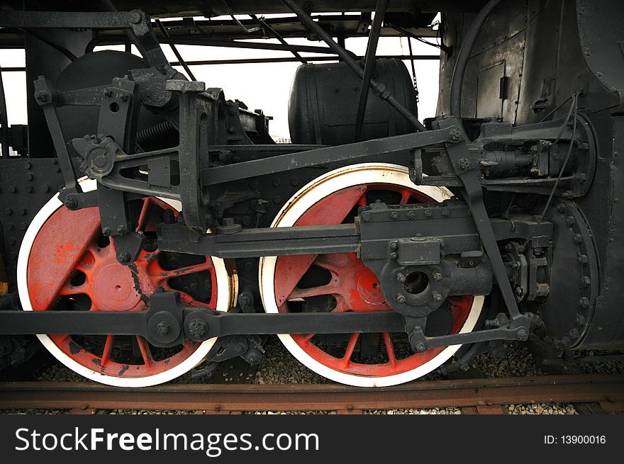Wheels of the old locomotive