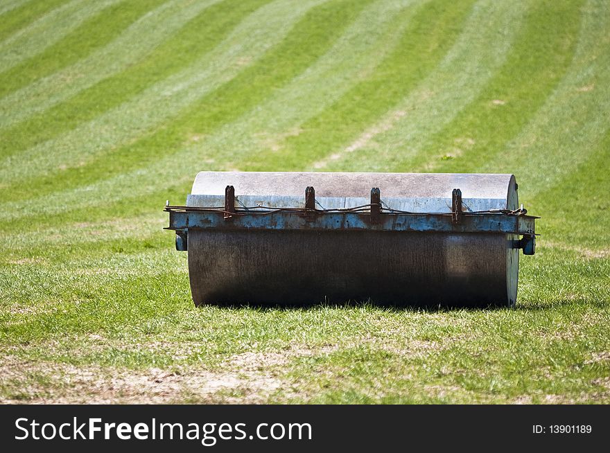 Smooth roller on grassland - patterns in the meadow