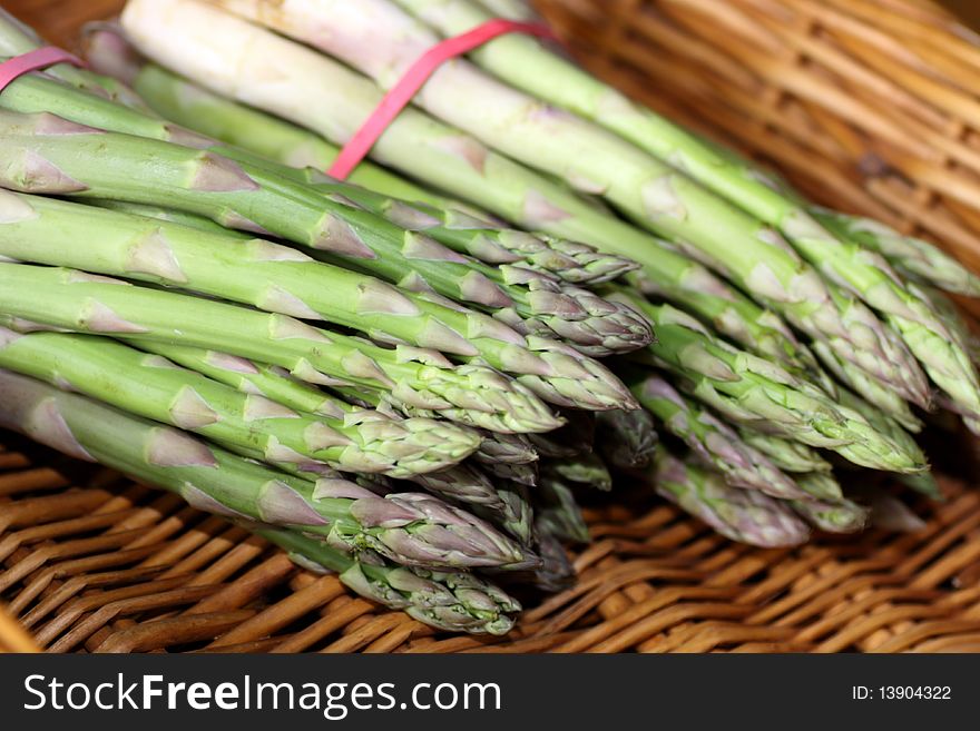 Green asparagus