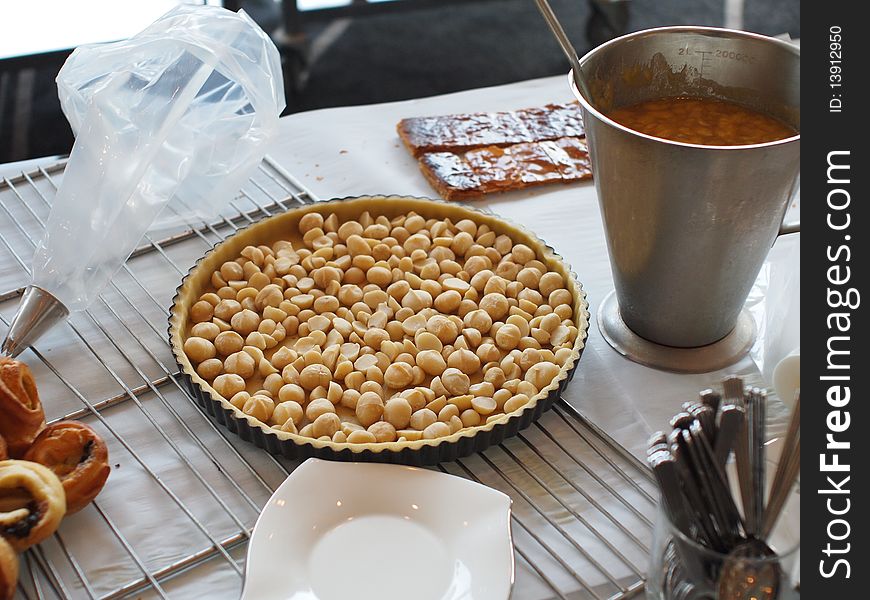 Preparation on a nut pie