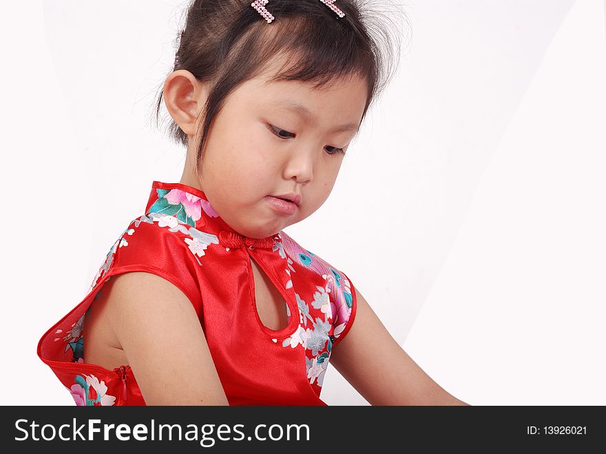 Wearing a cheongsam with Chinese characteristics, children